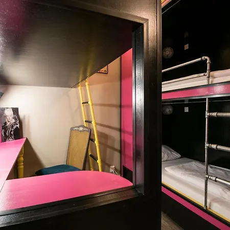 بيت شباب Brix *